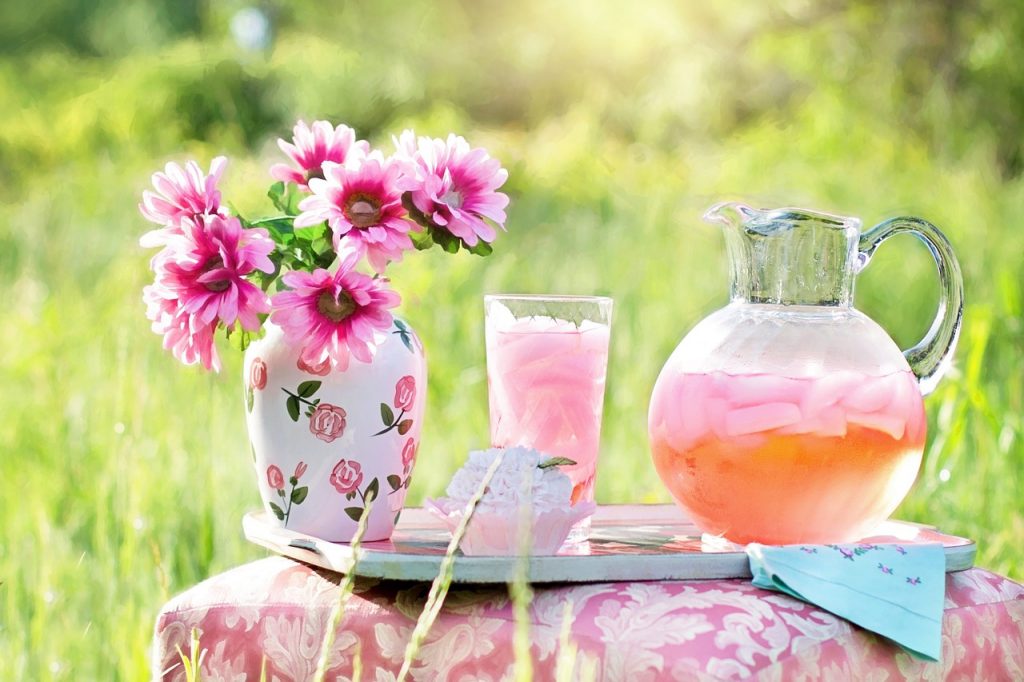 Pink Lemonade Princess Party Drinks